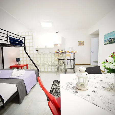Apartment Dimora Sottoripa Di Fronte Acquario - Genovabnb It *